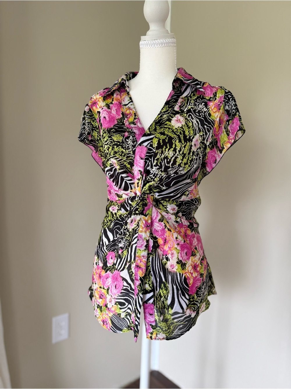 Vintage Floral & Zebra Twist-Front Short Sleeve Blouse Top Black Pink Green Y2K - Picture 2 of 10